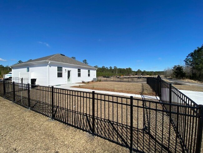 Building Photo - Brand new home located in Blake Farm