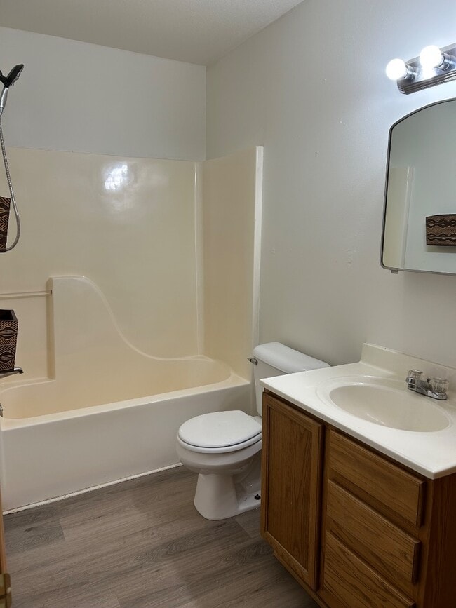 Building Photo - 107 N 1st St