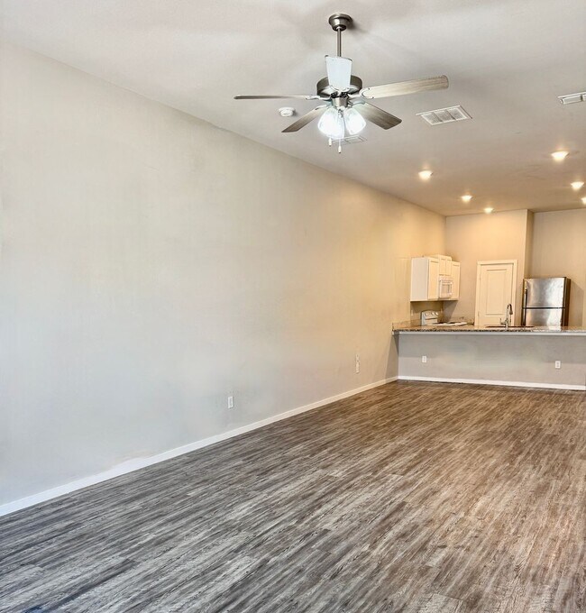 Building Photo - 2121 N Avenue J