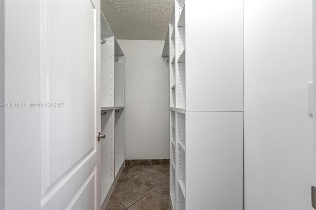 Building Photo - 2236 W 74th Pl