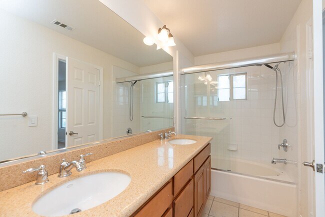 Building Photo - 2656 Escala Cir