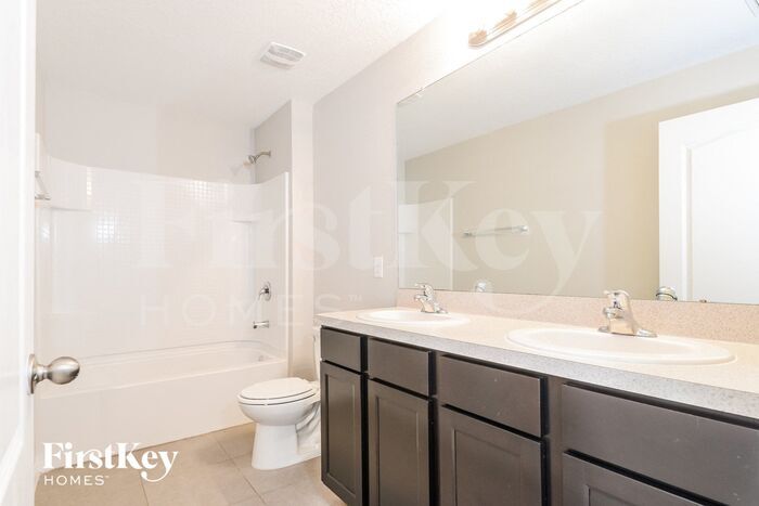 Building Photo - 4135 Lindever Ln