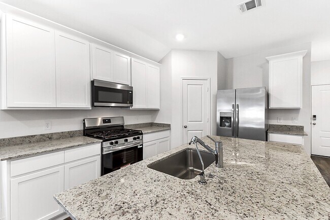 Building Photo - 3710 Turnpike Dr