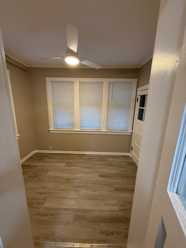 Building Photo - 5545 N Luna Ave