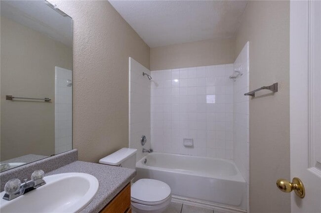 Building Photo - 1733 Constantino Cir