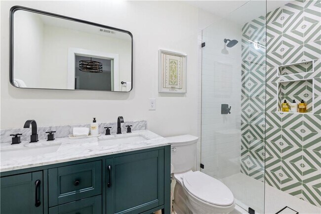 Building Photo - 1393 Glenwood Ave SE