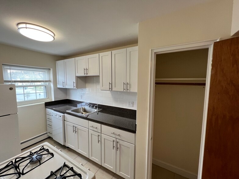 Building Photo - 333 Massachusetts Ave