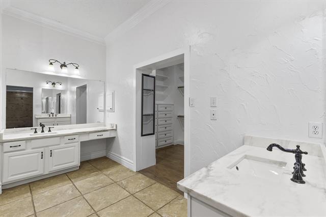 Building Photo - 1512 Chester Dr