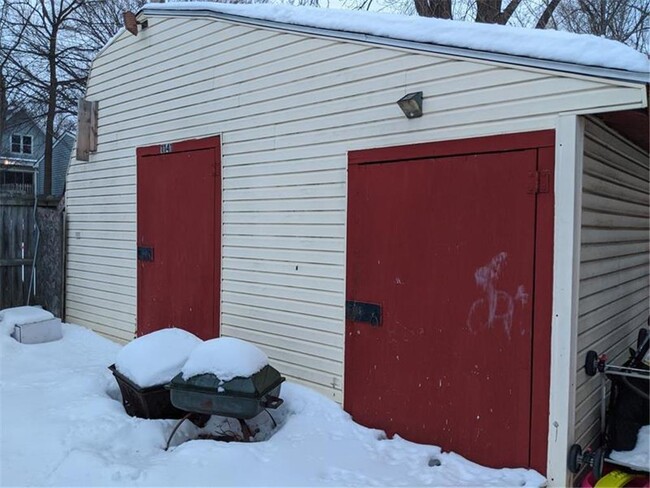 Large storage shed - 1141 Bush Ave