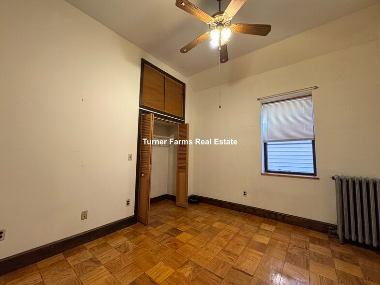 Building Photo - 149 Hillside St