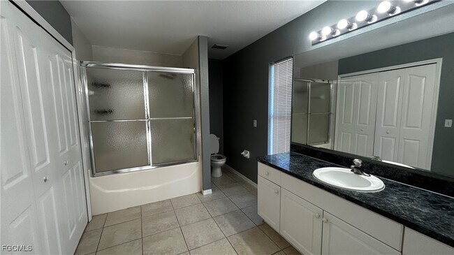 Building Photo - 2811 40th St SW