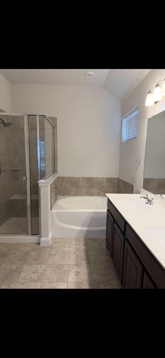 Building Photo - 1436 Lakeview Dr