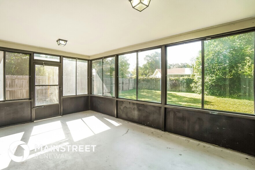 Building Photo - 8090 River Country Dr