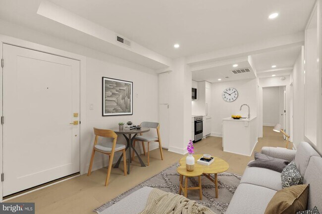 Building Photo - 2116 Kalorama Rd NW