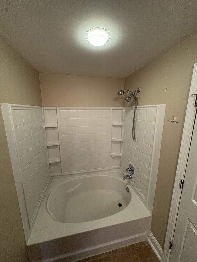 Building Photo - 3323 Town Creek Cir