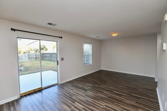 Building Photo - 1749 Mossberg Dr