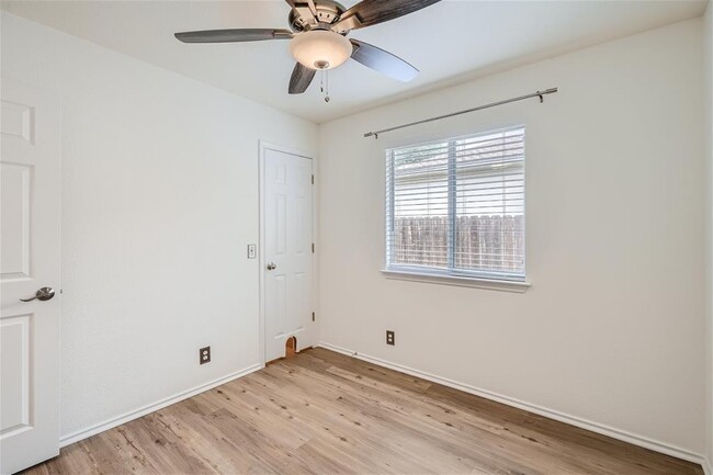 Building Photo - 6937 Sabrina Dr