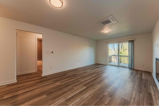 Building Photo - 6731 Dublin Loop W