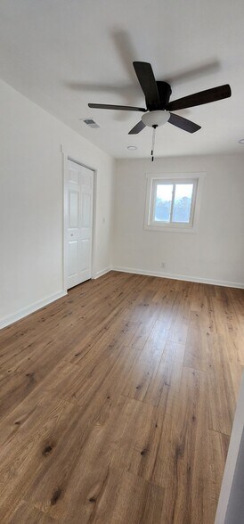 Building Photo - 3401 Windridge Dr