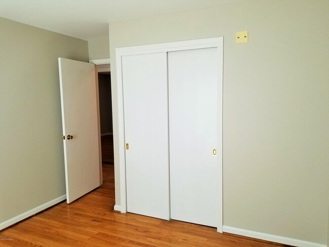 Building Photo - 8203 Camberley Dr