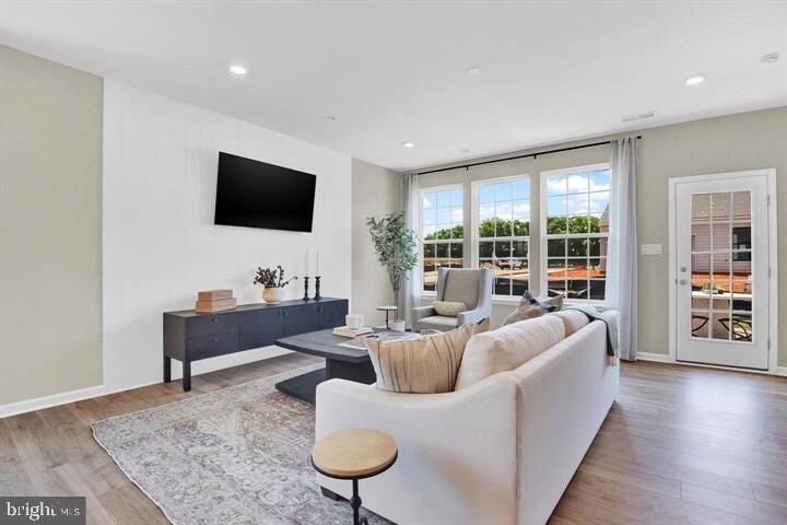 Building Photo - 491 Hanson St