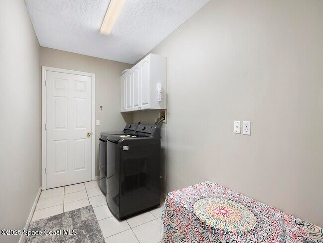 Building Photo - 1026 Blossom Dr