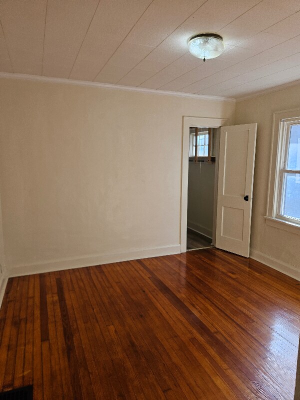 Building Photo - 1008 Muncie