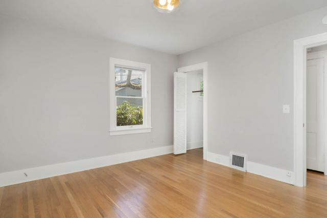 Building Photo - 4 bedroom in Seattle WA 98119