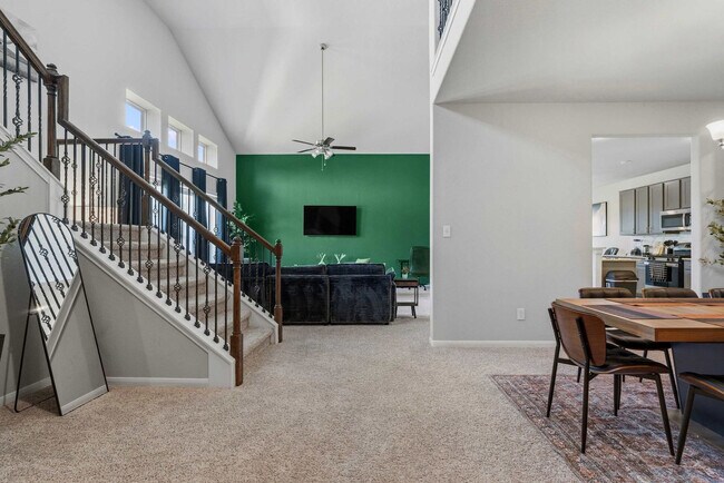 Building Photo - 5462 Grand View Dr