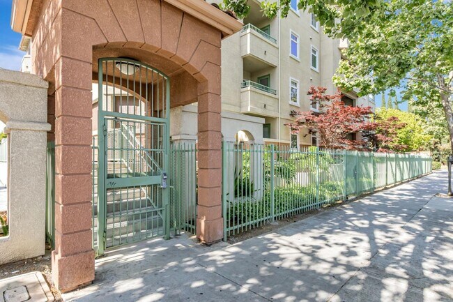 Building Photo - 3128 Loma Verde Dr