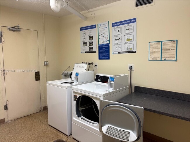 Building Photo - 2750 NE 183rd St