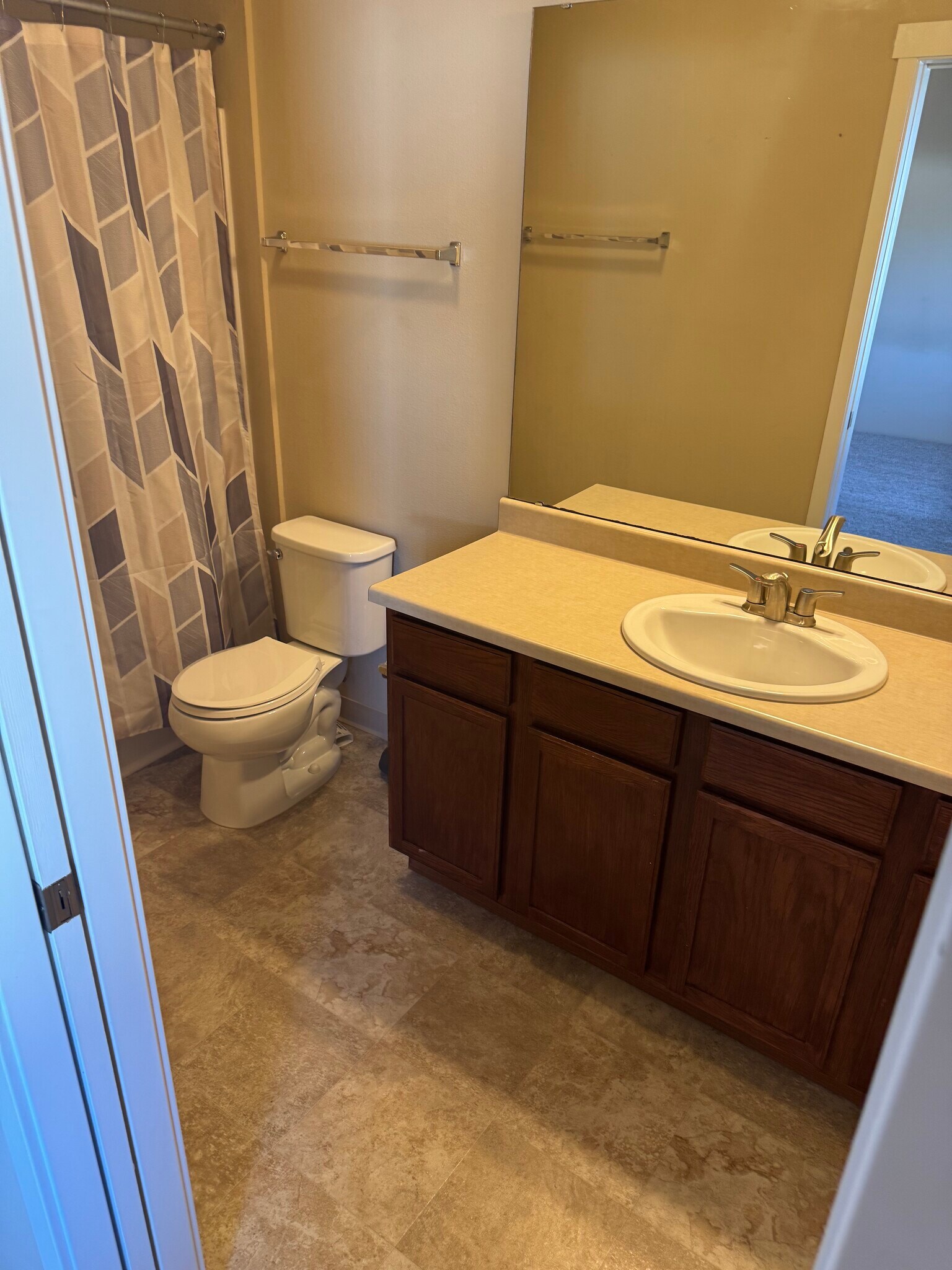 Building Photo - 5209 E Upriver Dr