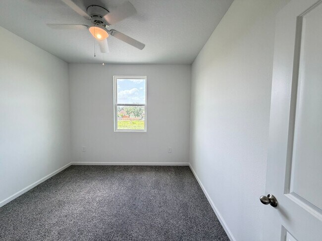 Building Photo - 5341 Vista Lago Dr