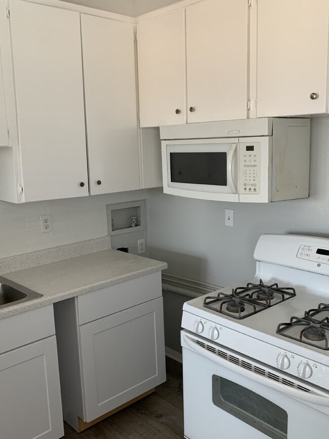 Building Photo - Cozy 2 Bedroom One Bath House For Rent