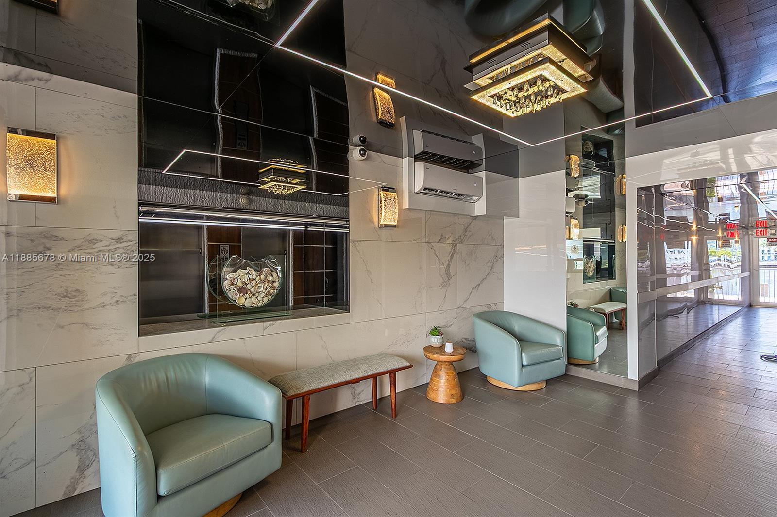 Lobby - 121 Golden Isles Dr