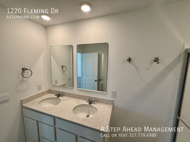 Building Photo - 1220 Fleming Dr