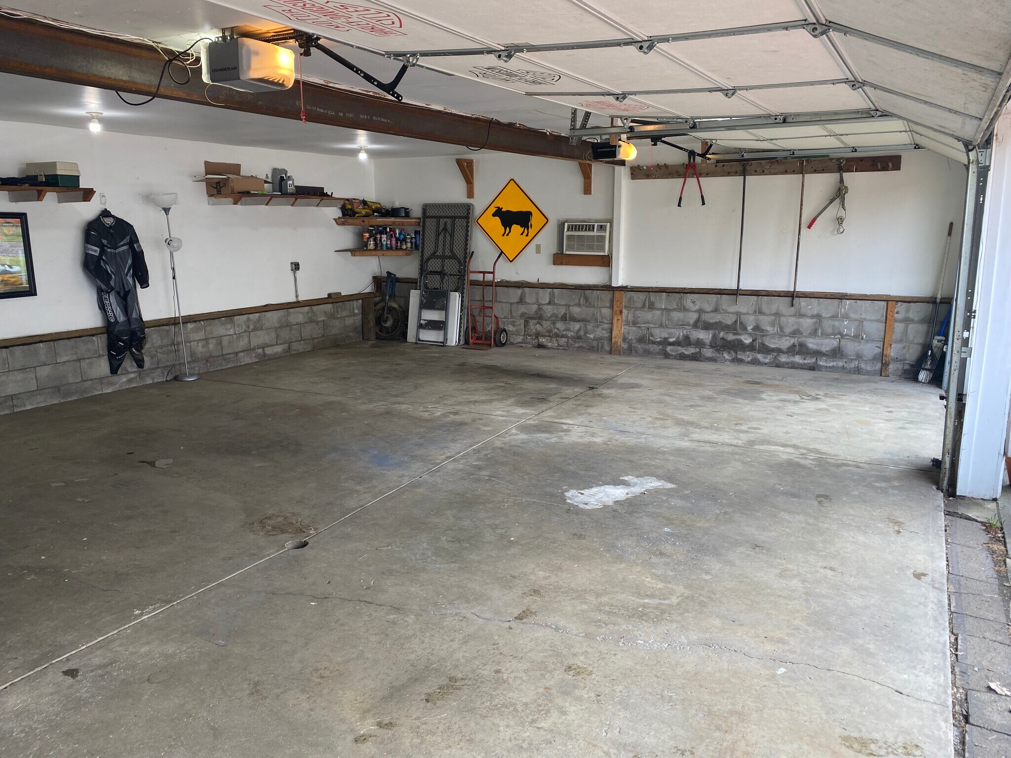 Building Photo - 2617 Maple Ave NE