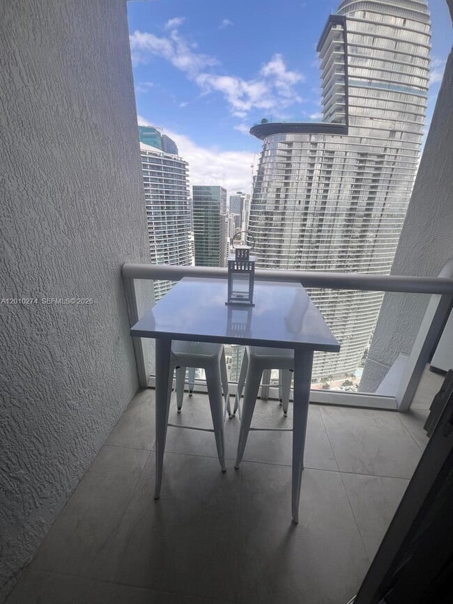 Building Photo - 475 Brickell Ave