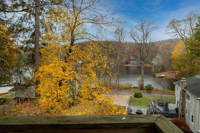 Building Photo - 14 Clearview Terrace