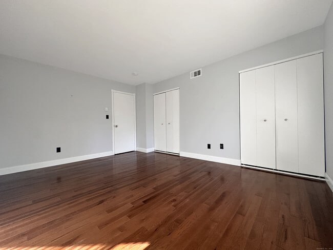 Building Photo - 109 Candlewood Dr