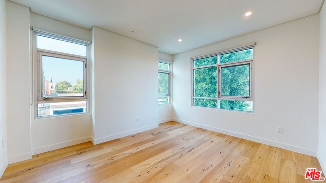 Building Photo - 938 Orange Grv Ave