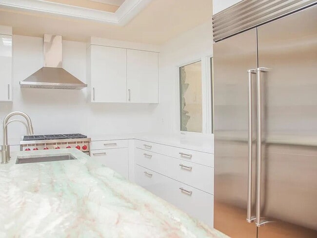 Building Photo - NO MIN CREDIT SCORE REQUIRED, BK OKAY, PAST EVICTION OKAY!, BACKGROUND FRIENDLY. Apply at "The Re...