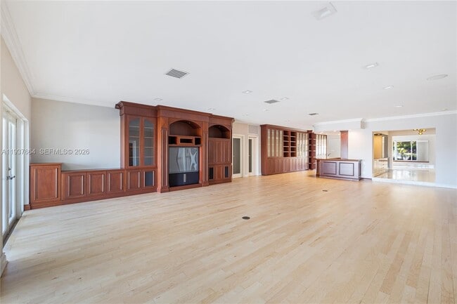 Building Photo - 1375 N Biscayne Point Rd