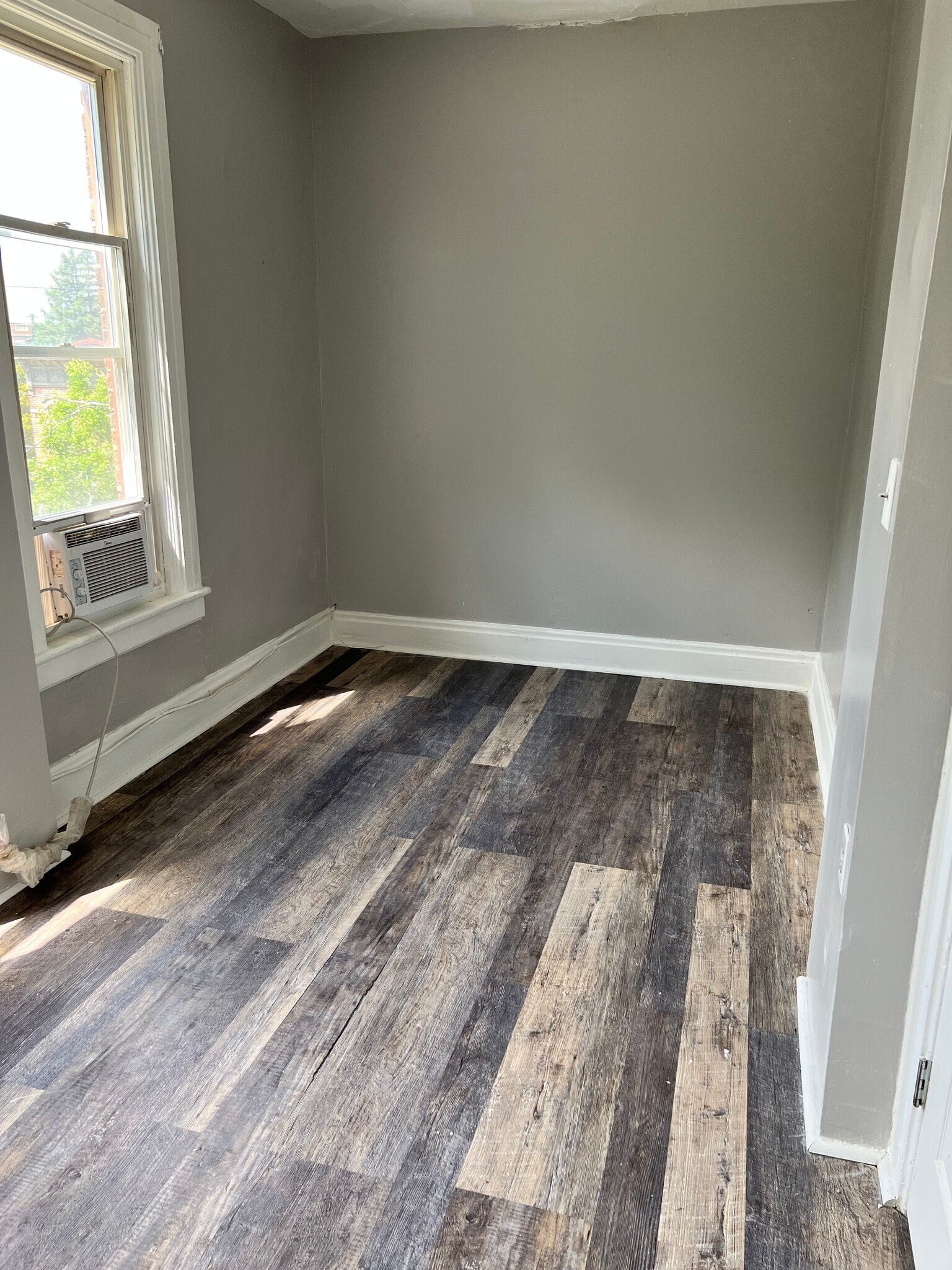 Building Photo - 516 4th St