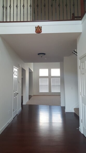 Building Photo - 4143 Freesia Dr