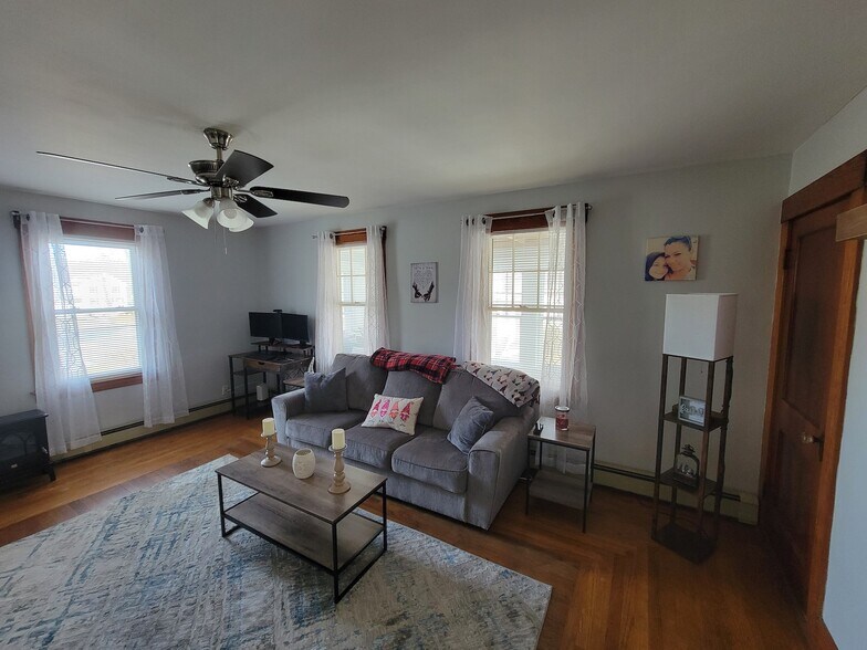 Building Photo - 73 Marquette St