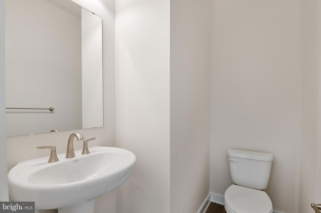 Building Photo - 21 Lyriq Ct