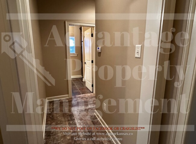 Building Photo - Warm & Welcoming Home with Open Layout and...