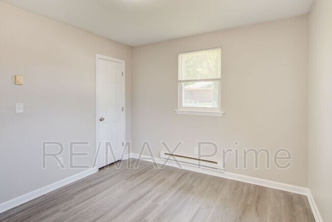 Building Photo - 7919 Thompson Rd