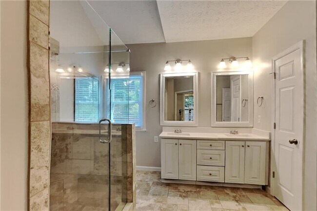Building Photo - 145 Riversong Dr